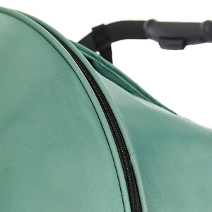 Дополнительная секция капора прячется под молнией