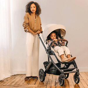 UPPAbaby Cruz V3 - одна из самых грузоподъемных колясок и выдерживает нагрузку до 22,5 кг